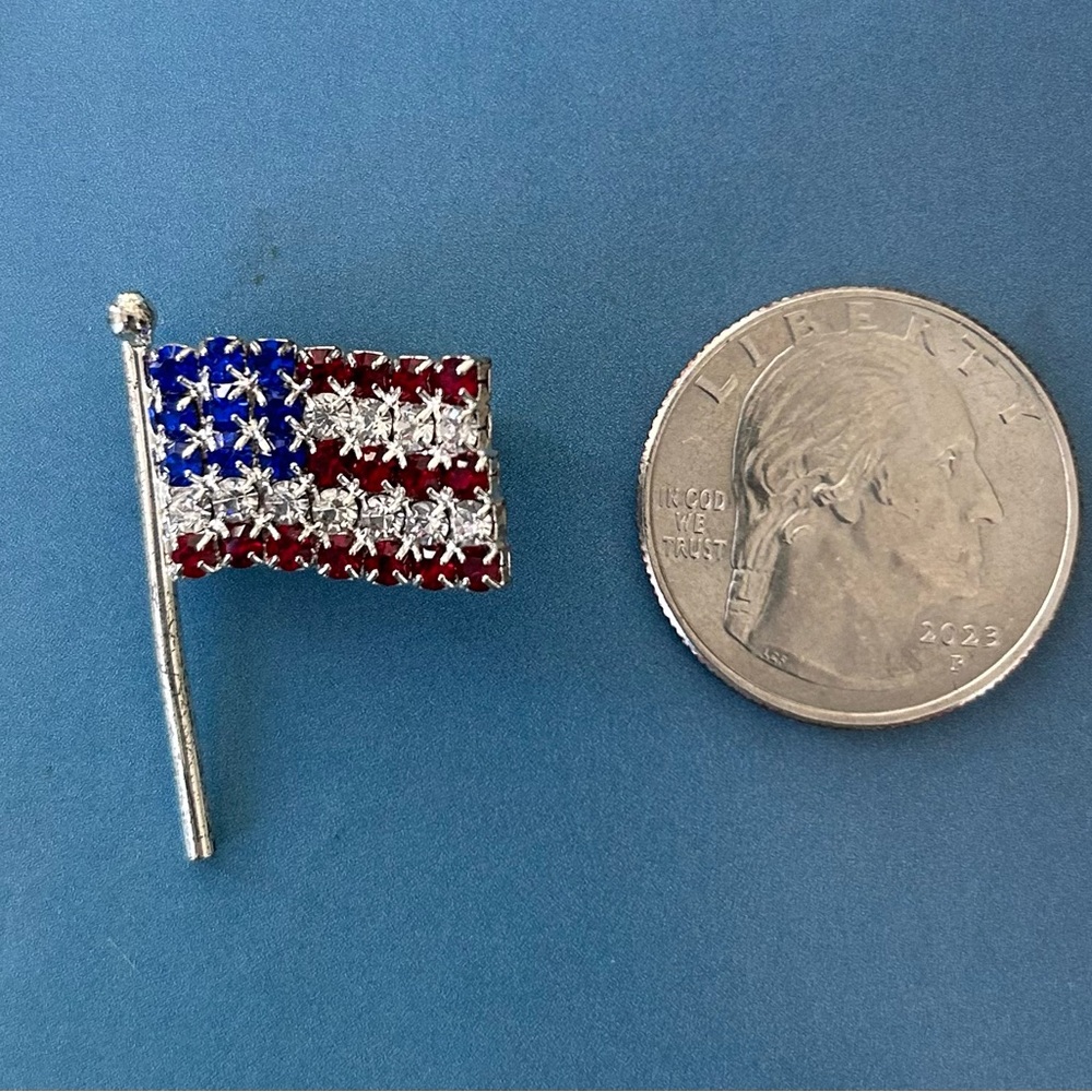 🇺🇸Crystal American flag pin